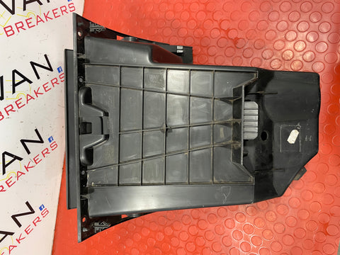 Renault GLOVE COMPARTMENT BLACK P/N 685000045R