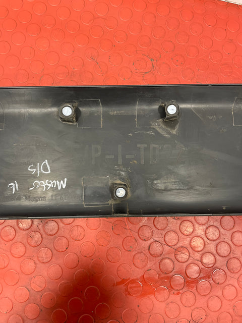 Renault DRIVERS SIDE MOULDING TRIM 2010 P/N 828200148R