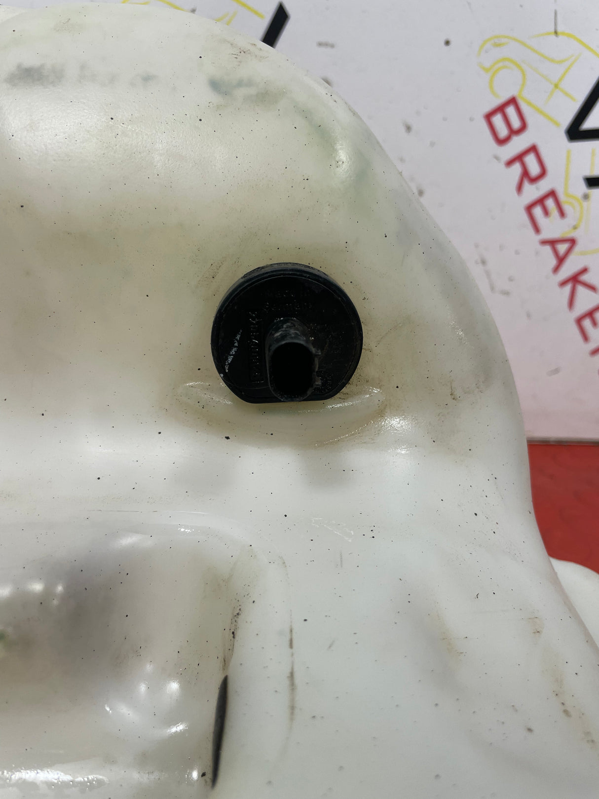 Mercedes Sprinter WASHER BOTTLE (NO PUMP) 2006-2018 P/N A9068690220