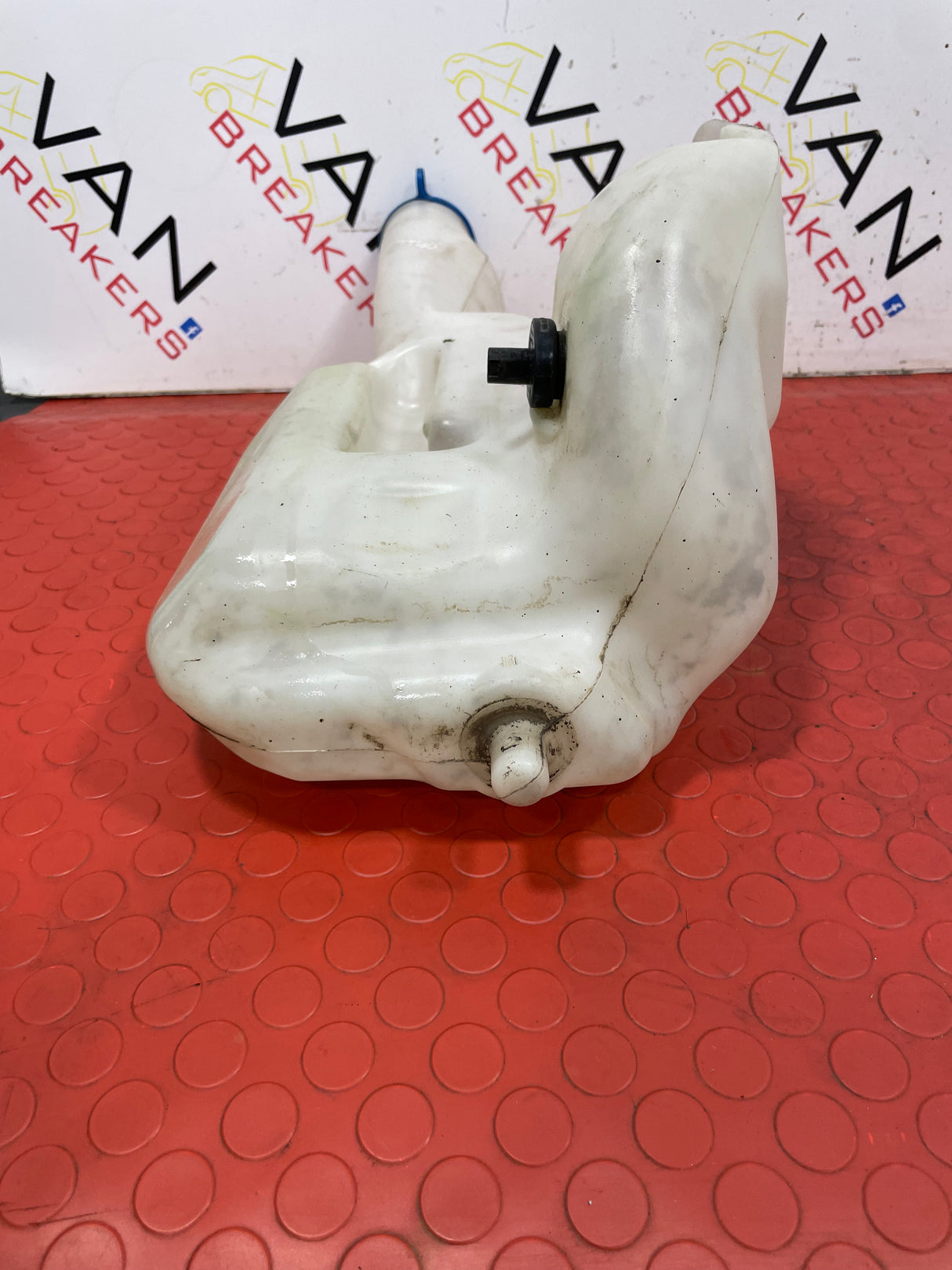 Mercedes Sprinter WASHER BOTTLE (NO PUMP) 2006-2018 P/N A9068690220