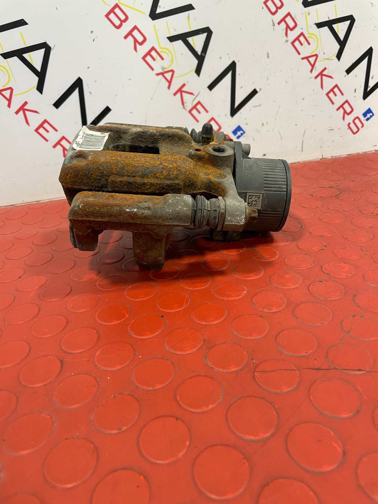 Peugeot Partner/Citroen Berlingo/Vauxhall Combo/Toyota Proace City LEFT REAR BRAKE CALIPER 2019-2024 P/N 9819059380
