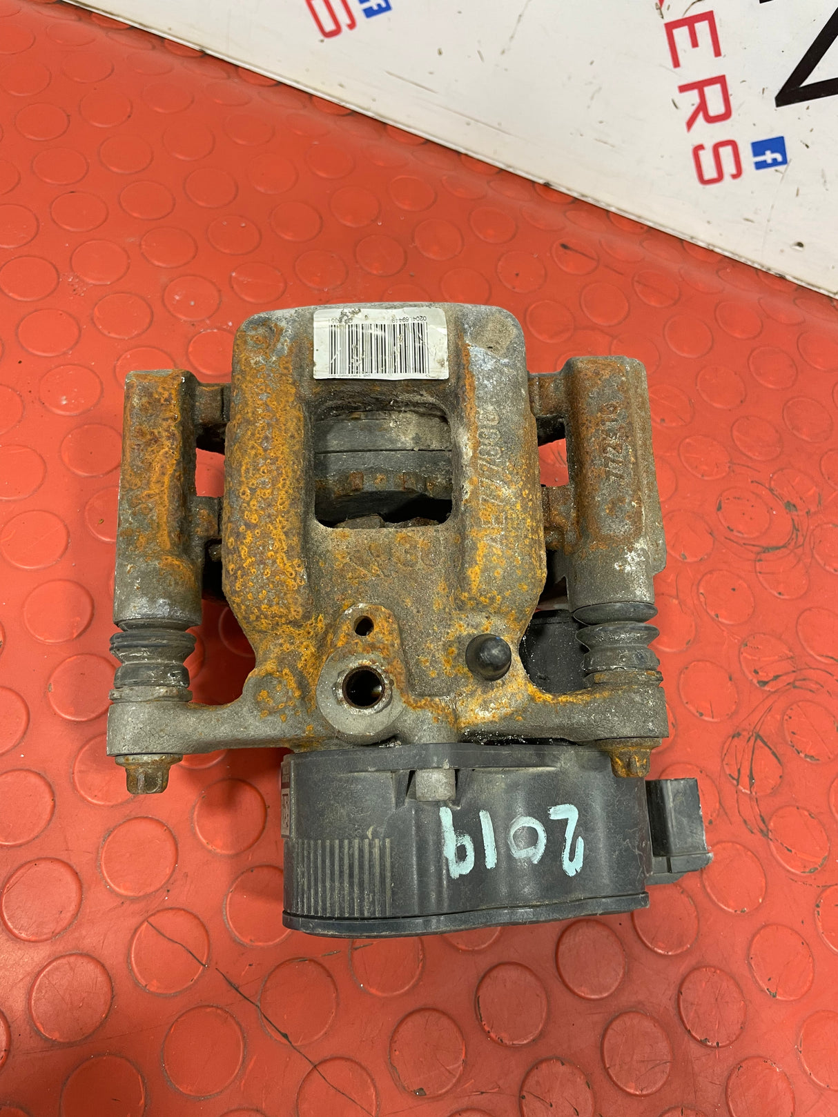 Peugeot Partner/Citroen Berlingo/Vauxhall Combo/Toyota Proace City LEFT REAR BRAKE CALIPER 2019-2024 P/N 9819059380