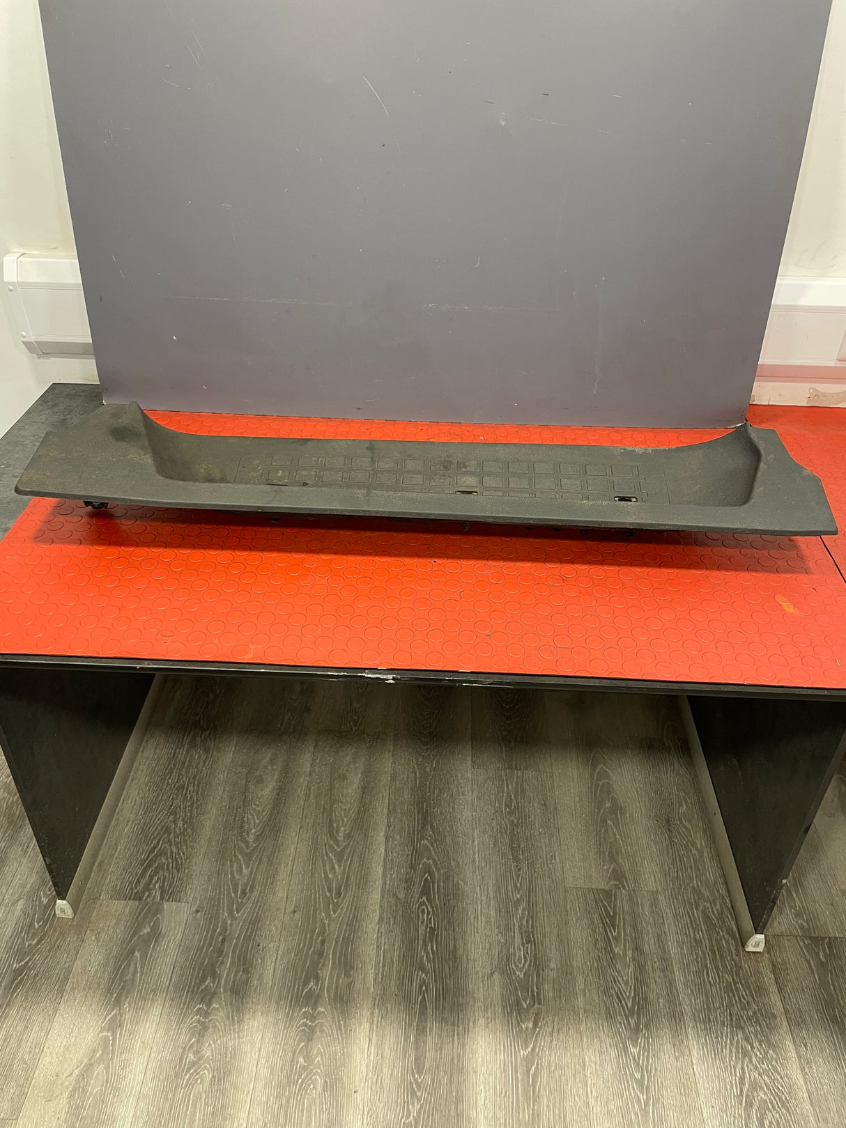 Vauxhall Vivaro/Citroen Dispatch/Peugeot Expert/Toyota Proace/Fiat Scudo SLIDING DOOR STEPBOARD TRIM Passenger's Side 2016-2024 P/N 9819870377 / 9808681977