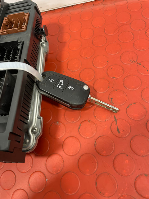 Peugeot Partner/Citroen Berlingo/Vauxhall Combo/Toyota Proace City ECU CONTROL UNIT WITH BODY CONTROL MODULE AND KEY 2020 1.5 AUTO P/N 9832694480