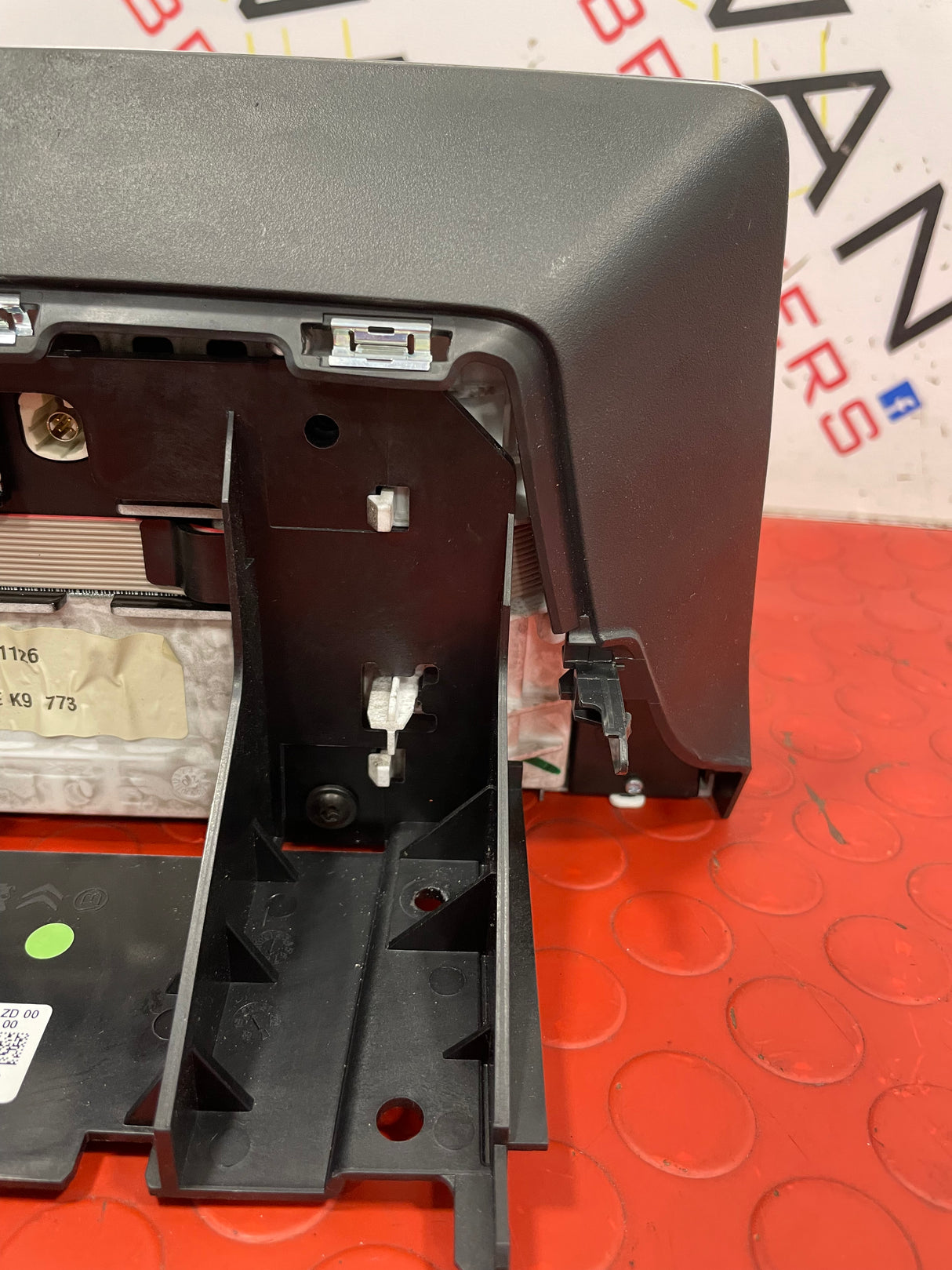 Peugeot Partner/Citroen Berlingo/Vauxhall Combo/Toyota Proace City MULTI-FUNCTION RADIO TOUCH SCREEN 2019-2024 P/N 98345773ZD