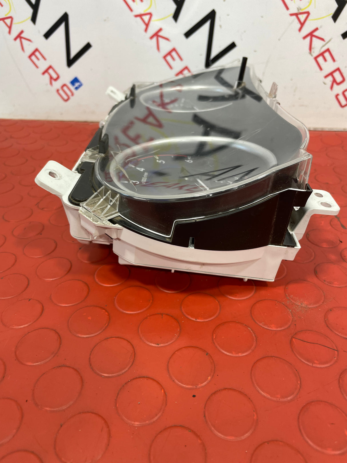 Toyota Hilux DASH CLOCKS INSTRUMENT CLUSTER PANEL 2016-2020 (CRACKED GLASS) P/N 83800FFC30A