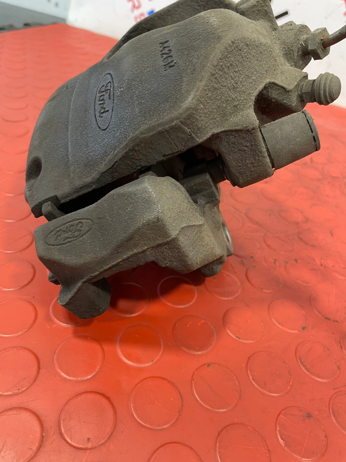 Ford Transit Connect FRONT LEFT BRAKE CALIPER 2014 P/N BV612B302