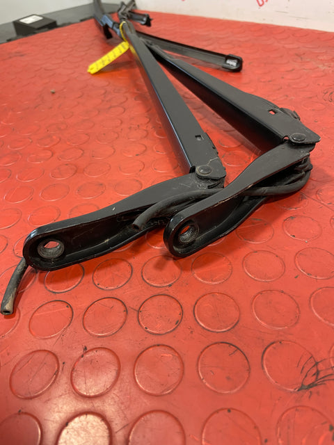 Citroen Berlingo/Peugeot Partner/Toyota Proace City/Vauxhall Combo WINDSCREEN WIPERS WITH BLADE (PAIR) 2020 P/N 9839408680 P/N 9839409180