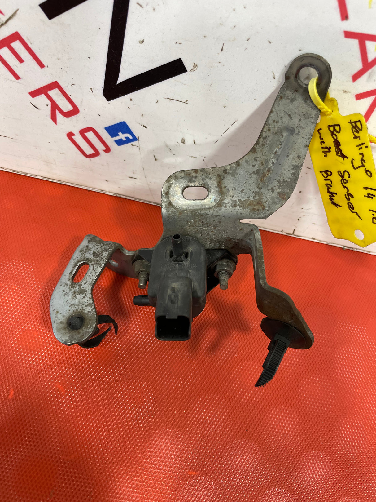 Peugeot Partner Citroen Berlingo BOOST SENSOR WITH BRACKET 1.6 2014 P/N 9688124580