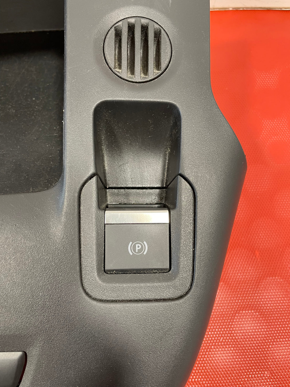 Citroen Berlingo/Peugeot Partner/Toyota Proace City/Vauxhall Combo AUTOMATIC GEAR SHIFT SELECTOR WITH HANDBRAKE BUTTON AND SURROUND 2019-2024 P/N 98093147ZD