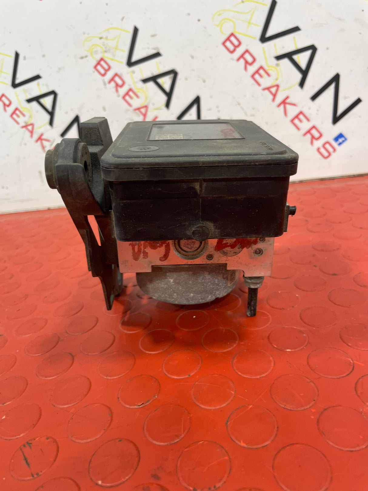Volkswagen Golf ABS PUMP AND CONTROL MODULE MK7 1.6 P/N 3Q0907379Q