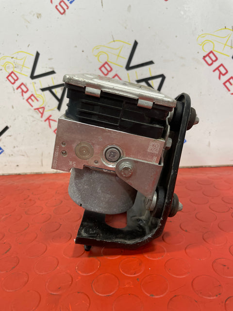Volkswagen Transporter ABS PUMP AND CONTROL MODULE P/N 7E0907379P