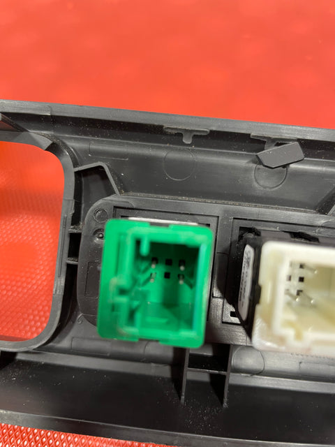 Citroen Berlingo/Peugeot Partner/Vauxhall Combo/Toyota Proace City AIR GRILL WITH CENTRAL LOCK AND HAZARD LIGHT (WITHOUT VENTS) 2019-2024 P/N GEO046620 - 6