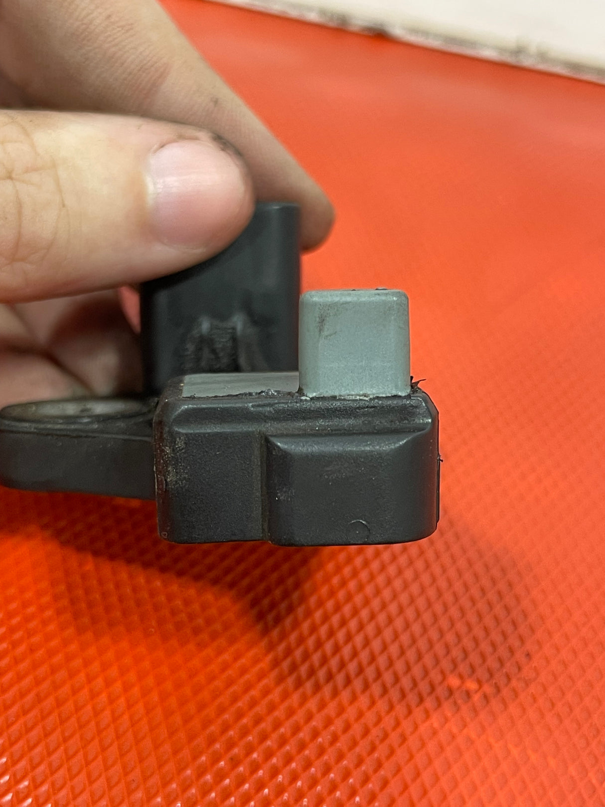 Citroen Berlingo/Peugeot Partner CRANKSHAFT POSITION SENSOR 1.6HDI P/N 9664387380