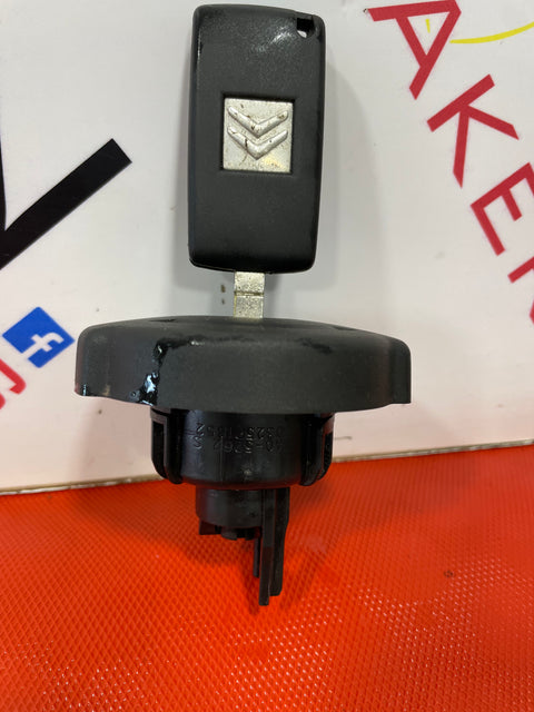 Citroen Berlingo/Peugeot Partner LOCKING FUEL CAP AND KEY 2008-2018 P/N 1508H7