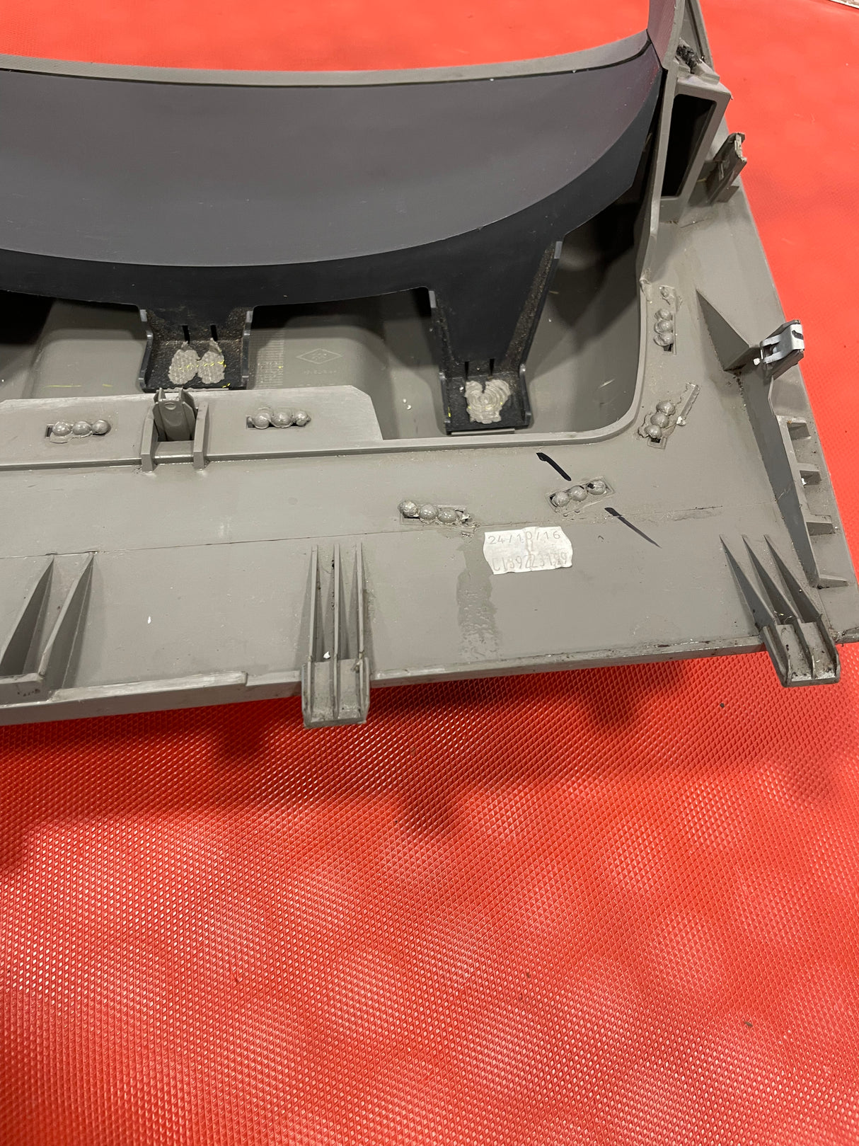 Renault SPEEDOMETER SURROUND TRIM P/N 682400018R