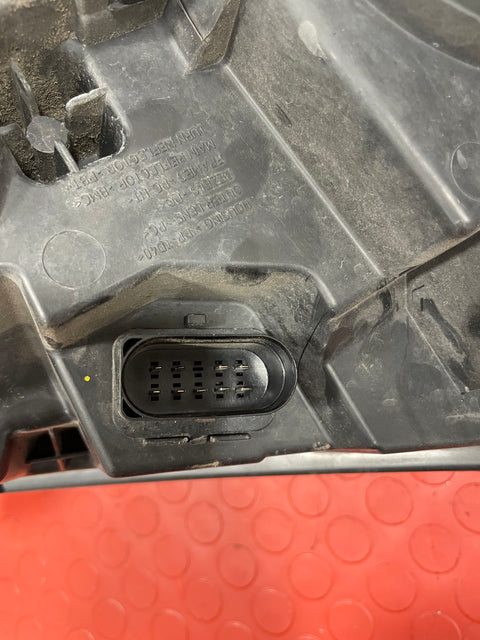 Ford Transit Custom Front Passenger Near Side LEFT HEADLIGHT 2019-2023 P/N JK2113W030AJ (damage/repaired)