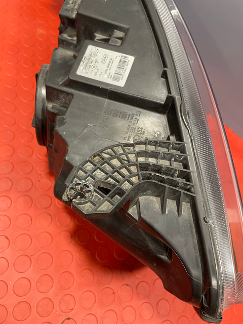 Ford Transit Custom Front Passenger Near Side LEFT HEADLIGHT 2019-2023 P/N JK2113W030AJ (damage/repaired)