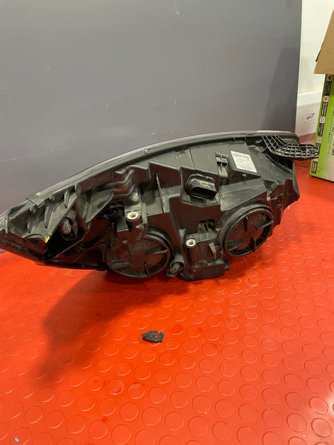 Ford Transit Custom Front Passenger Near Side LEFT HEADLIGHT 2019-2023 P/N JK2113W030AJ (damage/repaired)