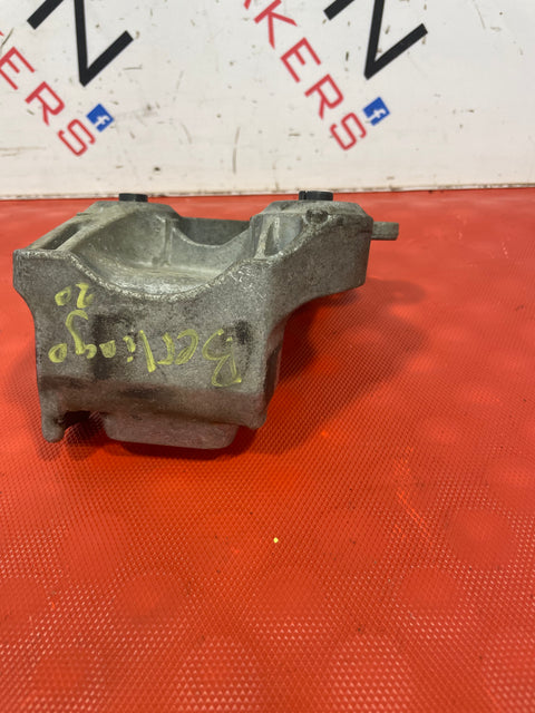Peugeot Partner Citroen Berlingo Vauxhall Combo ENGINE MOUNT 2020 P/N 9807980580