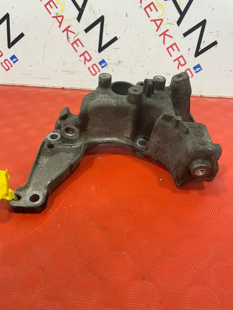Peugeot Partner Vauxhall Vivaro Citroen Berlingo ALTERNATOR BRACKET 1.5 2020 P/N 9808696680