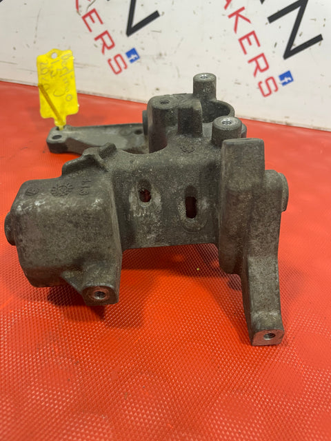 Peugeot Partner Vauxhall Vivaro Citroen Berlingo ALTERNATOR BRACKET 1.5 2020 P/N 9808696680