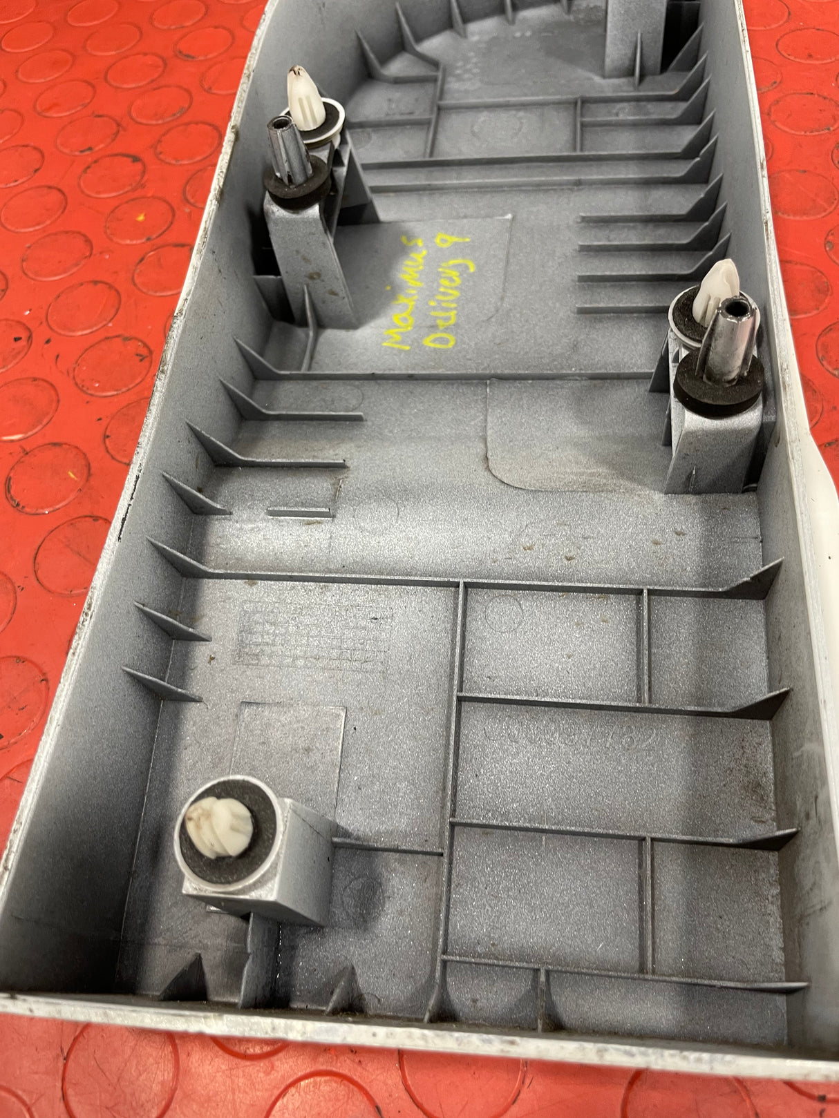 Saic Maxus Deliver 9 MOULDING TRIM Driver's Side 2021-2024 P/N C00097782