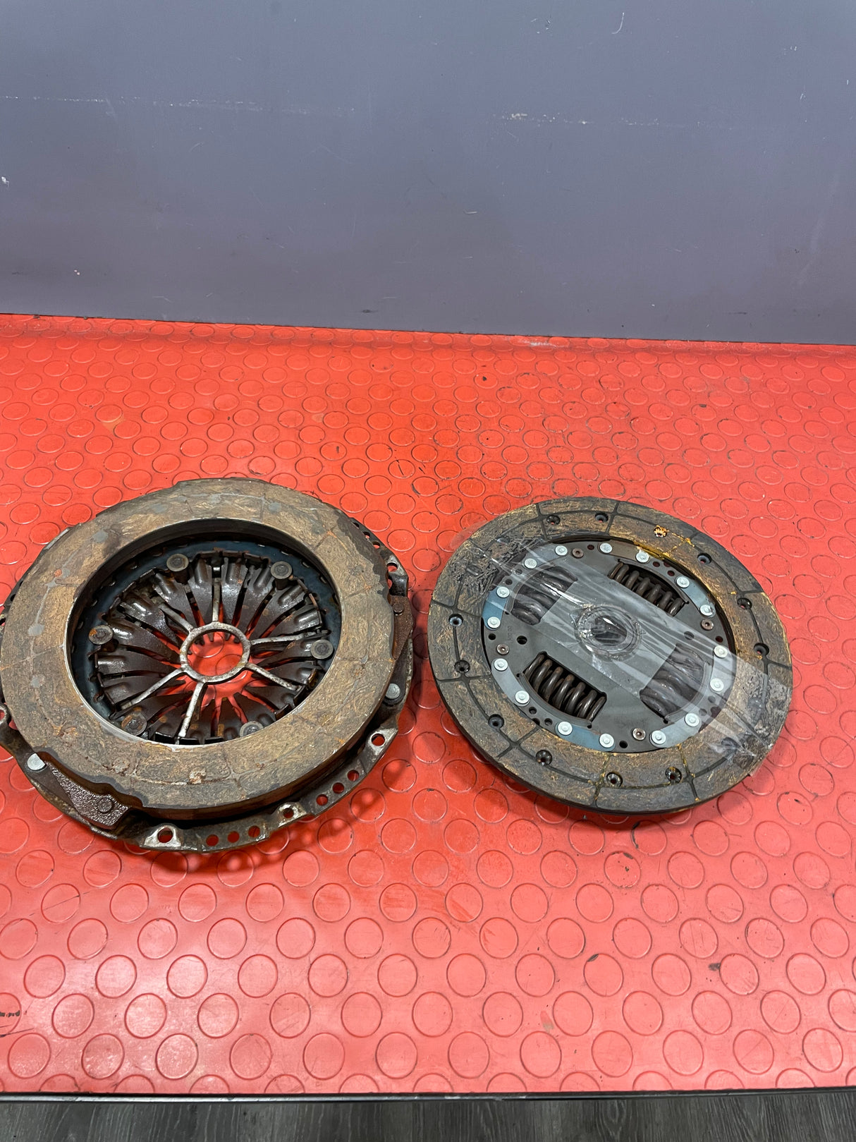 Citroen Relay/Peugeot Boxer/Fiat Ducato CLUTCH KIT PRESSURE PLATE & CLUTCH LINING 2.0 2008-2019 P/N126006510