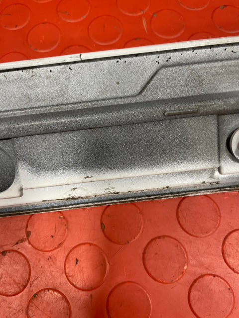 Vauxhall Vivaro/Citroen Dispatch/Peugeot Expert DOOR RUNNER MOULDING (white) N/S/R 2022 P/N 9808384380