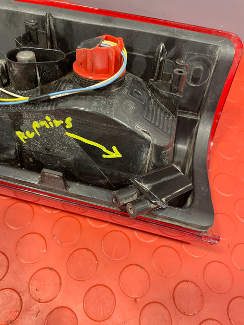 Vauxhall Vivaro/Renault Trafic TAIL LIGHT REAR LEFT SIDE 1.6CDTI 2016 P/N 265556737R (repaired/damage)