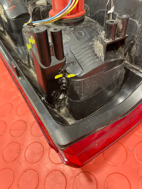 Vauxhall Vivaro/Renault Trafic TAIL LIGHT REAR LEFT SIDE 1.6CDTI 2016 P/N 265556737R (repaired/damage)