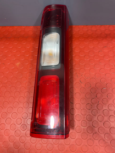 Vauxhall Vivaro/Renault Trafic TAIL LIGHT REAR LEFT SIDE 1.6CDTI 2016 P/N 265556737R (repaired/damage)