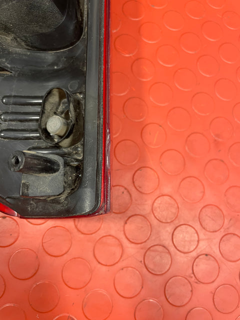 Vauxhall Vivaro/Renault Trafic TAIL LIGHT REAR LEFT SIDE 1.6CDTI 2016 P/N 265556737R (repaired/damage)