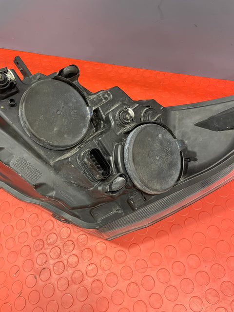 Ford Transit Custom HEADLIGHT DRIVER SIDE RH (BLACK INTERIOR) (DAMAGE MOUNTING POINT) 2015 P/N BK2113W029B