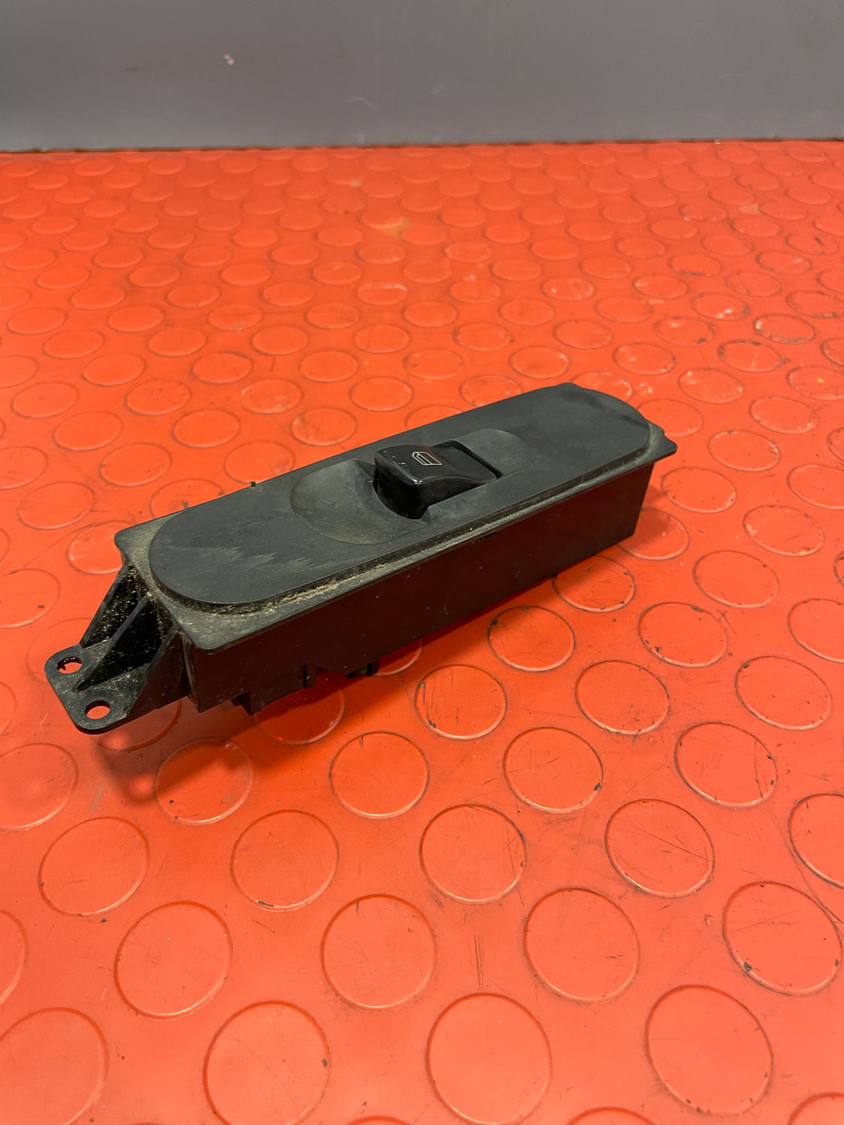 Mercedes Sprinter WINDOW CONTROL SWITCH Driver's Side 2012-2017 P/N A9065451913