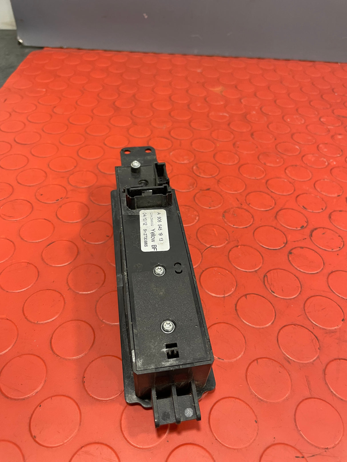 Mercedes Sprinter WINDOW CONTROL SWITCH Driver's Side 2012-2017 P/N A9065451913