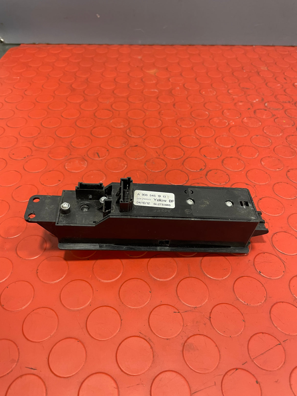 Mercedes Sprinter WINDOW CONTROL SWITCH Driver's Side 2012-2017 P/N A9065451913