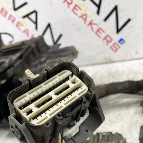 Ford Transit ENGINE BAY FUSE BOX WITH WIRING AND BRACKET 2.0tdci P/N GK3T9K499FBC