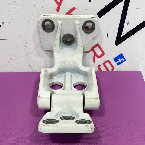Volkswagen Crafter N/S/R TOP HINGE WHITE P/N VCRNSRTH