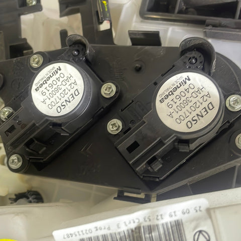 Citroen Dispatch/Peugeot Expert HEATER HOUSING 2018-2023 P/N 9809955180