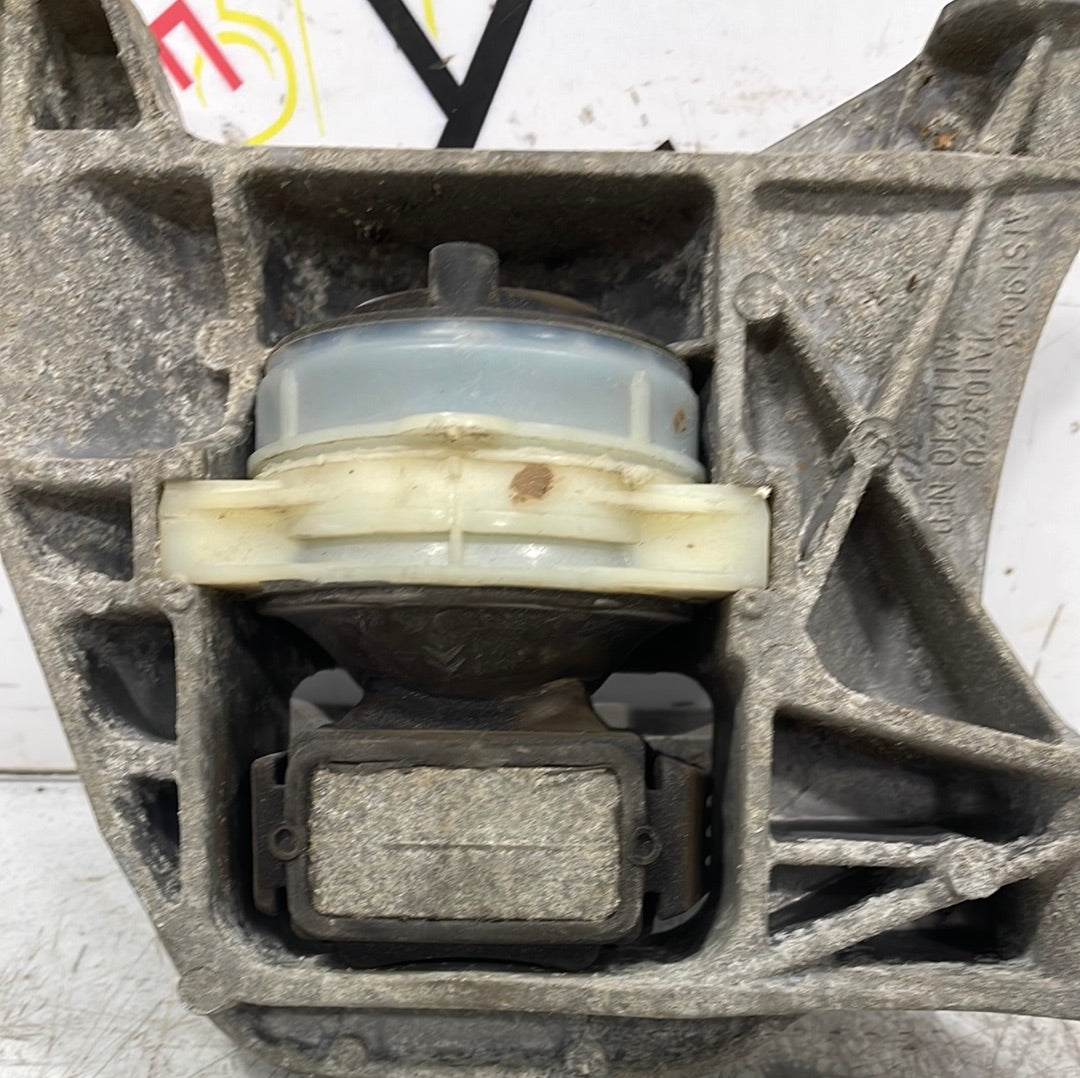 Citroen Dispatch/ Peugeot Expert/ Vauxhall Vivaro/ Toyota Proace ENGINE MOUNT 1.6 HDI 2018 P/N 4A10372D