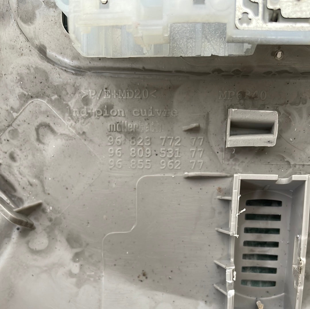 2008-2018 Citroen Berlingo/Peugeot Partner interior courtest light