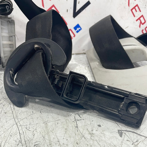 Volkswagen Crafter DRIVER SIDE FRONT SEATBELT 2019 P/N 3066322