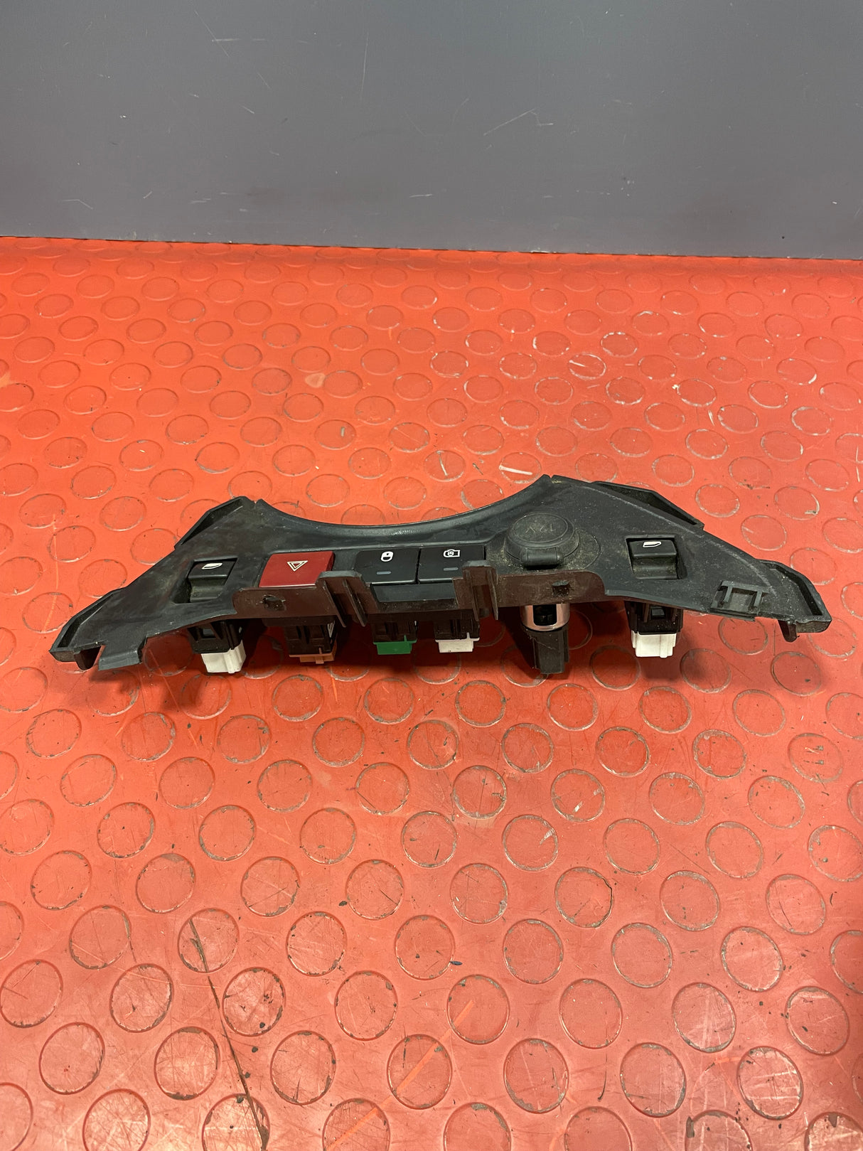 Citroen Berlingo/Peugeot Partner WINDOW SWITCH/LOCKING CONTROL PANEL 2008-2018 P/N 9680932177