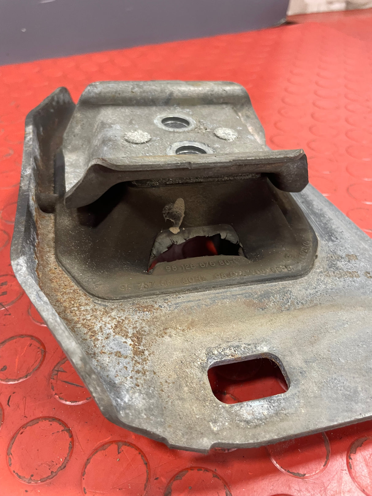 Citroen Berlingo/Peugeot Partner/Vauxhall Combo/Toyota Proace City GEARBOX MOUNTING 2019-2024 P/N 9673768480