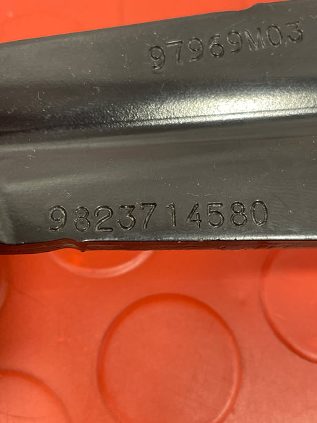 Toyota Proace/Citroen Dispatch/Peugeot Expert/Vauxhall Vivaro SIDE LOADING DOOR TOP ROLLER O/S DRIVERS SIDE  2017-2023   P/N 9823714580