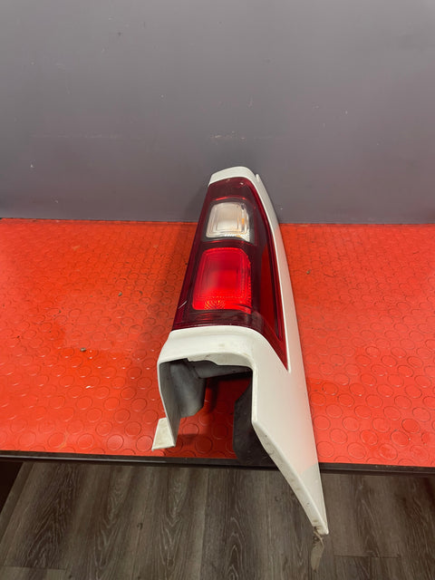 Renault Trafic/Vauxhall Vivaro/NV300 Primastar REAR TAILLIGHT ASSEMBLY Drivers Side White 2014-2019 P/N 93450968
