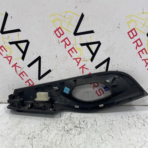 Vauxhall Vivaro/Renault Trafic ELECTRIC WINDOW SWITCH AND INNER DOOR HANDLE TRIM 1.6 2014-2016 P/N 938666437