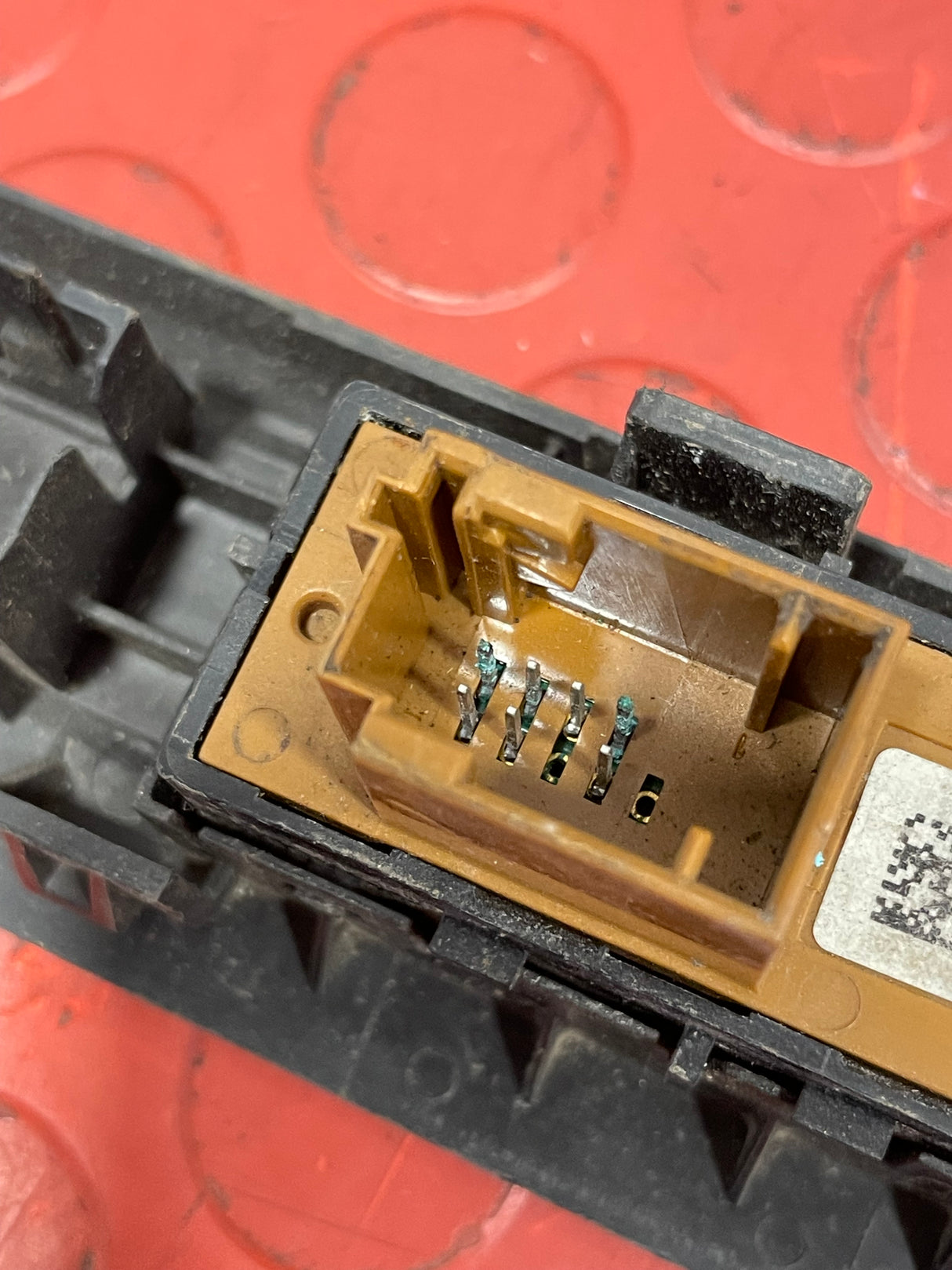 Citroen Berlingo/Peugeot Partner INTERIOR SWITCHES 2019-2024 P/N 9811141877 - 1 / 9808825177