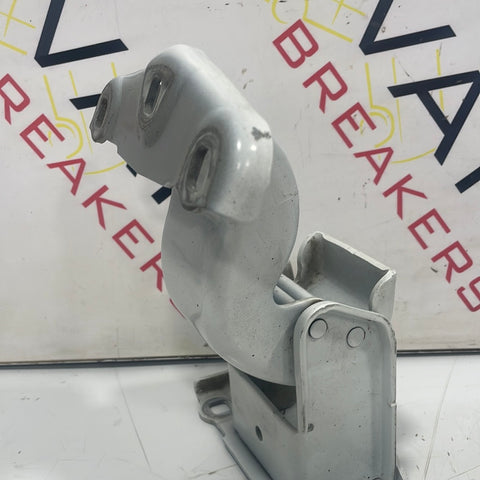 Renault Trafic/Vauxhall Vivaro REAR DOOR HINGE (White) 2017 P/N 904006707R